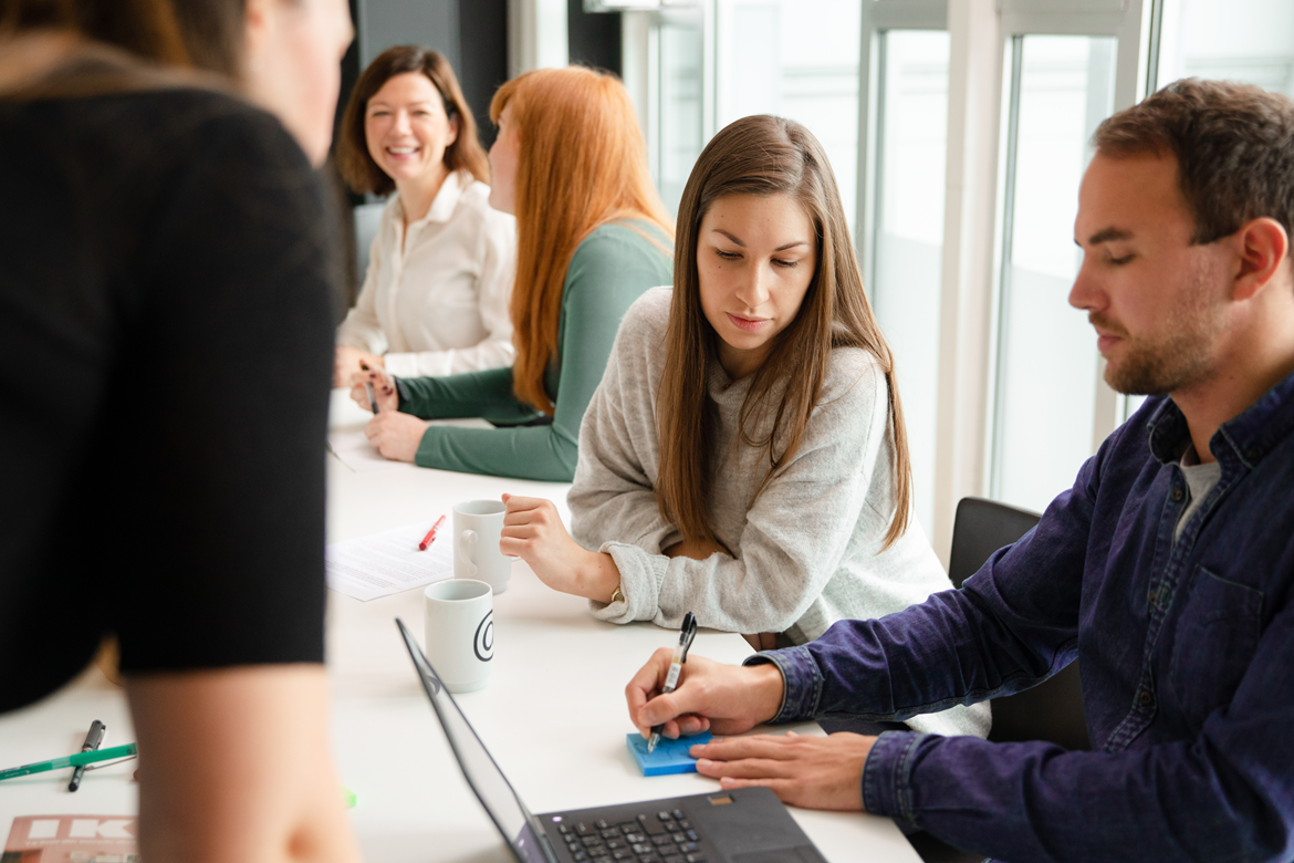 Slik skriver du «om oss»-tekster som får potensielle kunder til å like deg