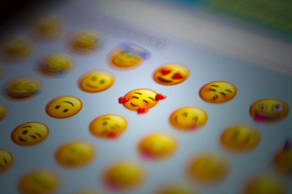 Slik lykkes du med emojier i markedsføringen