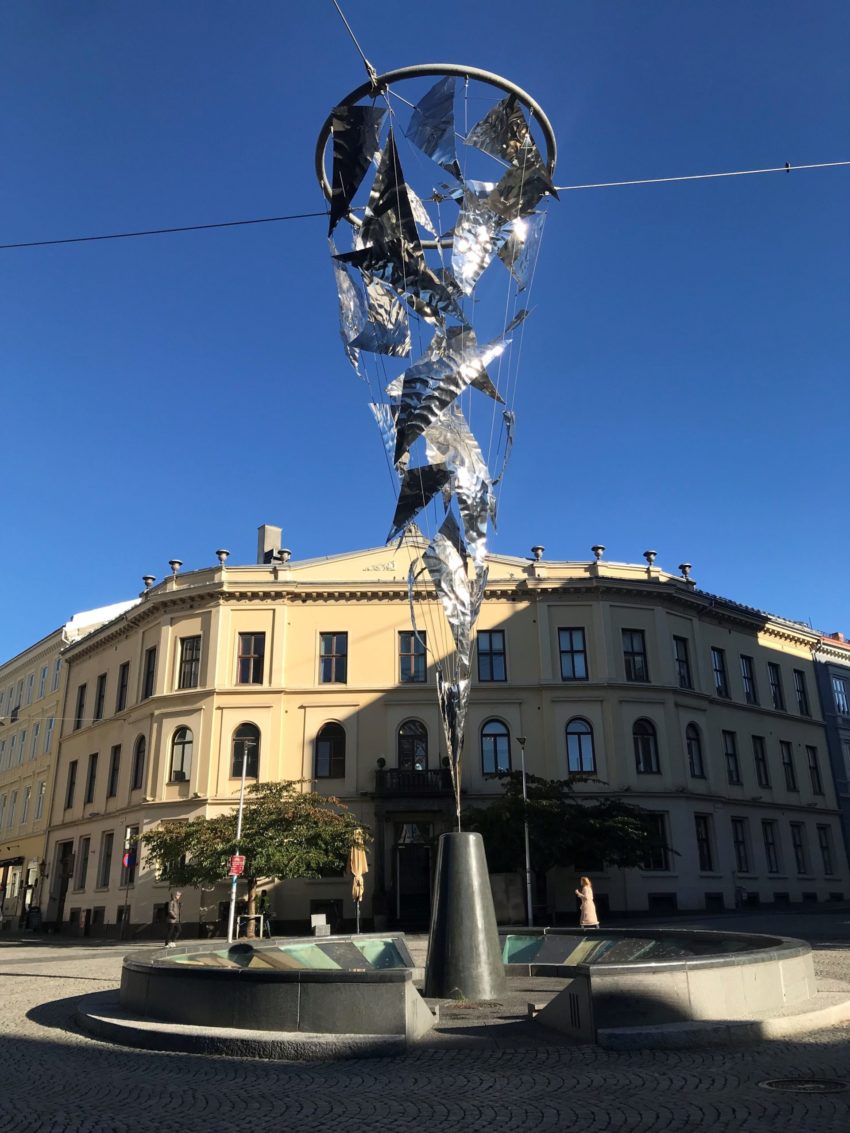 Skulpturen i rundekjøringen på St. Olavs plass